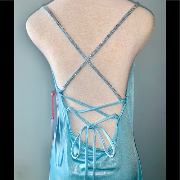 Shimmering Halter Dress - Picture 5 of 9